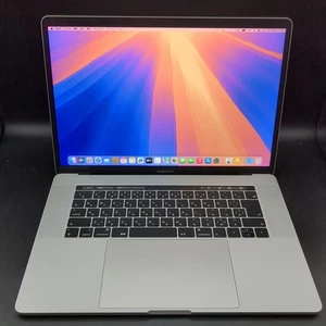 Apple MacBook Pro 15" Touch Bar i7 16GB RAM 256GB SSD Silver Used - Afbeelding 1 van 16