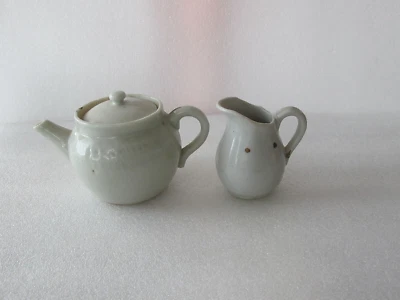 Yongzheng Qianlong export porcelain celadon glazed tea pot  & jug - Image 1 of 4