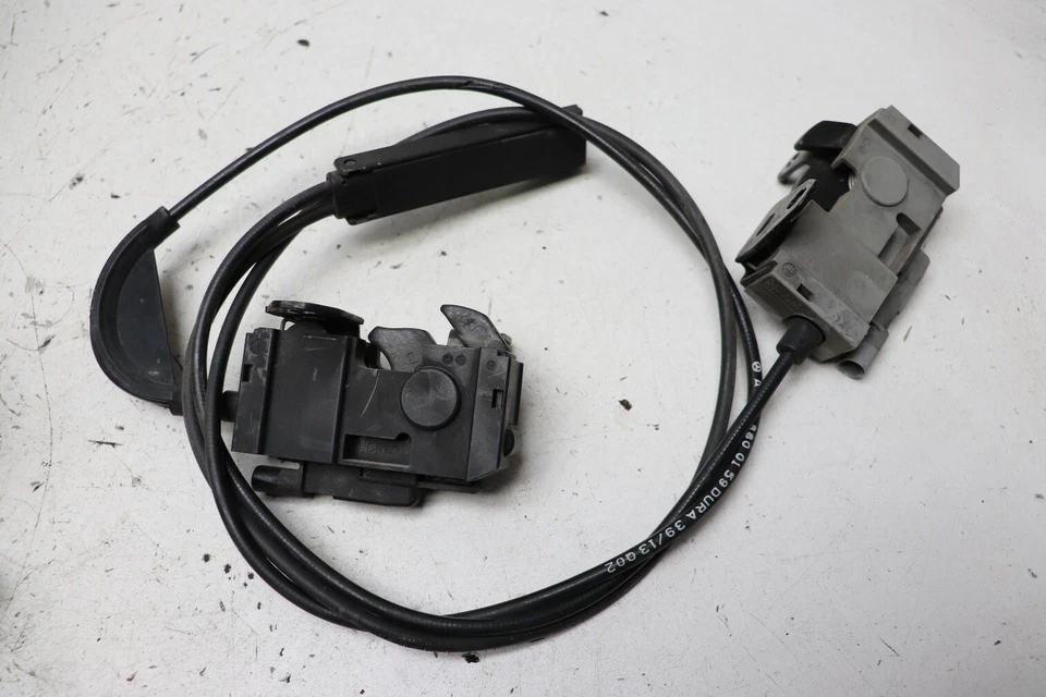 Mercedes Benz ML63 AMG W166 2013 Front Bonnet Hood Latch Pair + Cable J167 - Изображение 1 из 1