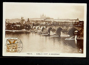CZECHOSLOVAKIA 09-PRAHA -Karlûv most a Hradčany (Real Photo (RPPC) - Picture 1 of 2
