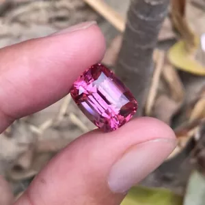 Natural 10.42 Carat GIA Purplish Pink Tajikistan Spinel Faceted Cushion Cut Gem - Picture 1 of 7