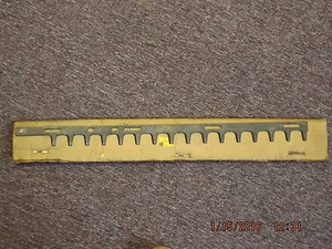NOS John Deere Lower Cutter Part #M75564 Fits 162, 213E, 113, 172, 21HC - Picture 1 of 1