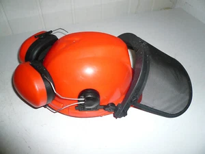 Forst-Schutzhelm mit Gehörschutz und Gesichtsschutz - Bild 1 von 3