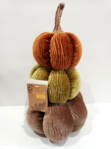 THANKSGIVING HERBST SAMT GESTAPELTE KÜRBISSE KÜRBISSE HERBST TISCHPLATTE WOHNDEKO - Bild 1 von 3
