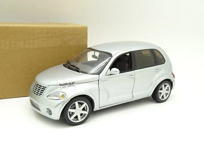 Auto Art SB 1/18 - Chrysler GT Cruiser Argento - Immagine 1 di 2