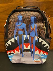 SPRAYGROUND JAKE UND NEYTIRI HAIE IN PANDORA AVATAR authentisch NEU IN TASCHE - Bild 1 von 7