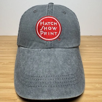 Gorra de algodón relajado negra/gris lavada con estampado Hatch Show Nashville, Tennessee Foto 1 de 4