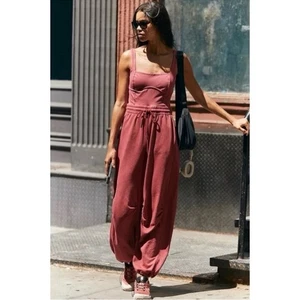 Nuevo con etiquetas Mono Free People FP Movimiento Inbound Una Pieza Rojo Carmesí Grande - Imagen 1 de 11