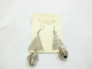 NEW PRINCESS ACCESSORIES SILVER TONE DANGLE PIERCED EARRINGS....NICE - Picture 1 of 2