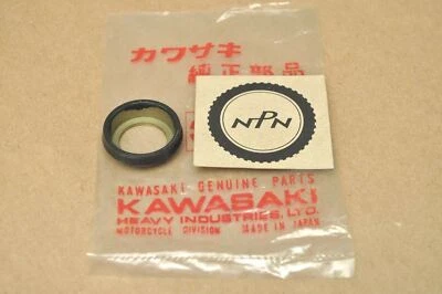 Оригинальная поворотная крышка поворотного рычага Kawasaki 1993-96 KLX650 1992-94 KX125 11012-1790 из старых запасов     - Изображение 1 из 4