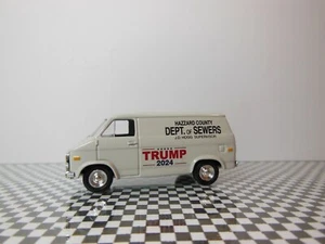 DUKES OF HAZZARD BOSS HOGG'S SEWER VAN und DONALD TRUMP 2024/ 1/64 siehe Details - Bild 1 von 10