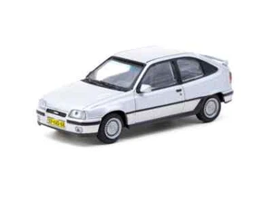 Tarmac T64G-065-SL Opel Kadett GSi silber Maßstab 1:64 Modellauto - Bild 1 von 4