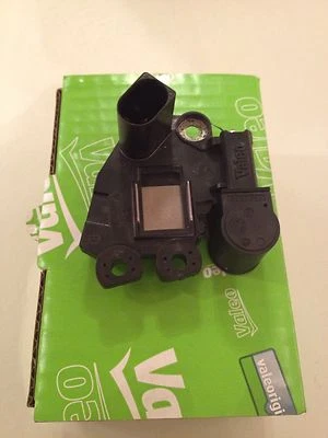 REGULADOR DE VOLTAJE ALTERNADOR MERCEDES SPRINTER 3.0L DIÉSEL VALEO OEM 595243 Foto 1 de 3