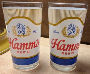 Menge 2 Hamm's Bier 10 Unzen 5" hohe Gläser mit umlaufender Grafik - Bild 1 von 7