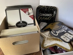 Abschluss Party Zubehör Posten Bl/Weiß Silber/Gold Dekor, Einladungen, Ankündigung, Banner und mehr - Bild 1 von 11