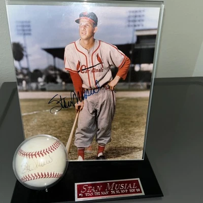 Stan Musial signed ball & 8" x 10" photo -Horizontal PHOTO/BALL DISPLAY CASE - Image 1 of 4