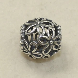 NEU AUTHENTISCH PANDORA CHARM WILDFLOWER WALK PERLE 790890 MIT WILDLEDER ETUI - Bild 1 von 5