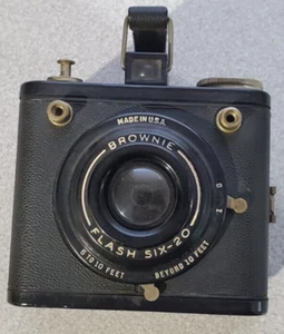 Vintage Kodak Six-20 Brownie Flash Kodak 620 Film Box Camera - Picture 1 of 6
