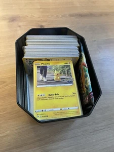 Pokémon Bulk + Tin 200 Karten Random - Bild 1 von 2