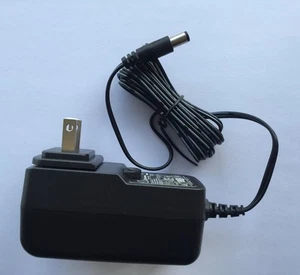 New Original Crestron 24V 0.75A Adapter for DM-TX-201-C DigitalMedia Transmitter - Afbeelding 1 van 3