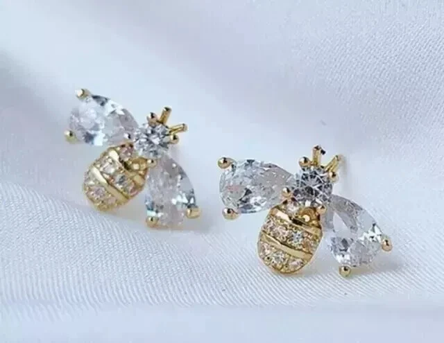 Aretes enchapados en oro amarillo de 14 quilates con diamantes de abeja melífera creados en laboratorio con corte de pera de 2 quilates Foto 1 de 4