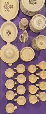 Juego de 54 piezas de gres cerámico Pfaltzgraff Village - tostado y marrón - servicio para 8 Foto 1 de 4