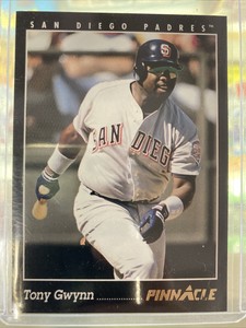 1993 Pinnacle San Diego Padres Baseball Card #98 Tony Gwynn