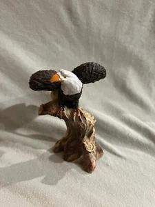 Bald Eagle Perched Figurine - Picture 1 of 4