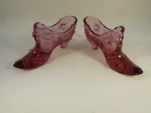 A PAIR OF FENTON GLASS PINK CABBAGE ROSE SHOES - Picture 1 of 13