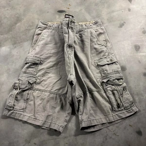 Vintage Y2K/2000s Baggy Light Grey Streetwear Skater Cargo Shorts! Size 38 - Picture 1 of 6
