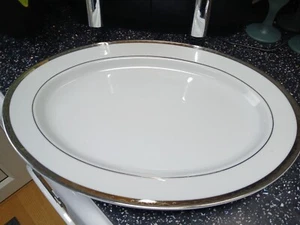 MARKS AND SPENCER HOME PLATINUM LARGE OVAL SERVING PLATTER - Picture 1 of 3