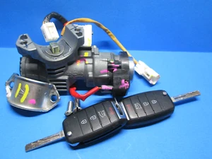 11-17 Kia Sportage Auto Ignition Lock Cylinder Assembly 2 Flip Key 819103W000 OE - Picture 1 of 9