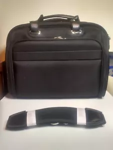 McKlein USA 17" Laptoptasche zum Tragen freundlicher Lederborte neu mit Etikett offene Box - Bild 1 von 8