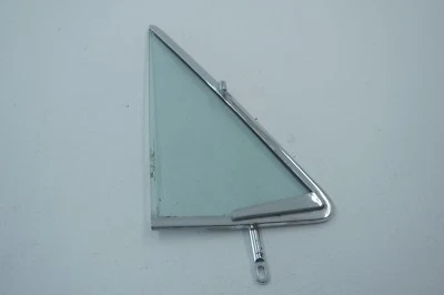 MERCEDES-BENZ W108 W109 280S 280SE, VENTANA DE VENTILACIÓN PUERTA DELANTERA DERECHA  Foto 1 de 4