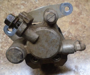 2007 Yamaha Grizzly YFM350 YFM 350 4x4 Left Front Disk Brake Caliper 2008 09 07 - Picture 1 of 2