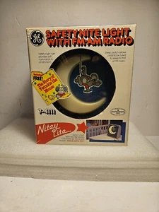 GE Nitey Lite AM/FM Radio Model No. 7-4111A🔥TESTED WORKS w/ ORIGINAL BOX🔥 - Picture 1 of 23