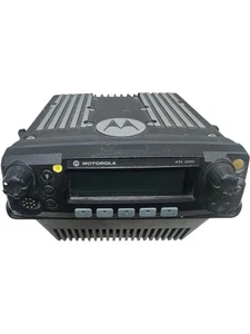Motorola XTL2500 Digital Trunking Radio M21URM9PW1AN W/ HLN6042A **SALE** - Picture 1 of 7