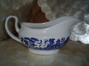 Churchill England Blue Willow Gravy Boat Shape Sauce Server  - Picture 1 of 6