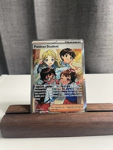 Juego de Cartas Coleccionables Pokémon Estudiante Paldeo Escarlata y Violeta: Destinos Paldeanos 230/091 Holo... - Imagen 1 de 2