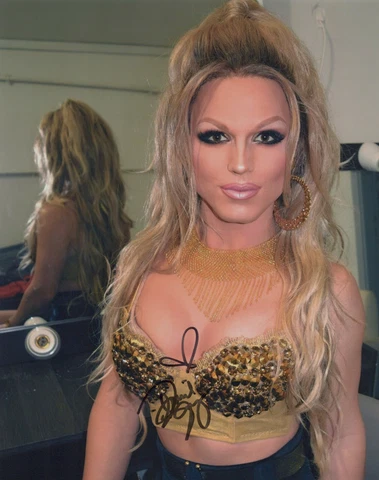 Derrick Barry Britney Spears impersonator (RuPaul's Drag Race) signed 8x10 photo Cover