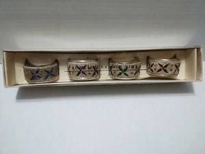 Anelli Tovagliolo Jeweled Pier 1 Esclusivo Placcato Argento Set di 4 Scatola Sigillata Elegante - Foto 1 di 14