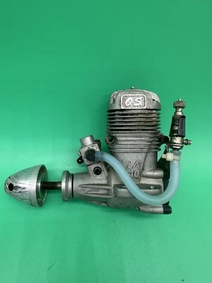 Motor de avião de controle remoto usado OS LA 40 RC nitro dois tempos - Imagem 1 de 4