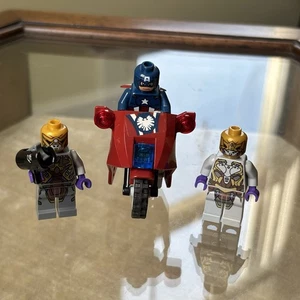 LEGO Marvel Super Heroes: Captain America And His Avenging Cycle With Bad Guys - Picture 1 of 4