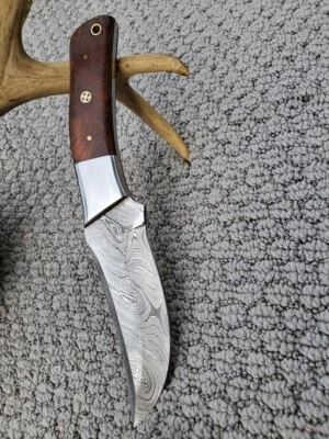 CUSTOM HAND MADE DAMASCUS STEEL BLADE SKINNING HUNTING KNIFE - Image 1 of 4