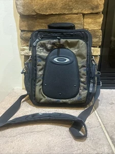 Vintage Y2K Camo Oakley Laptop Messenger Sling Bag - Picture 1 of 7