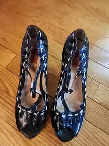 Miz Mooz Filly  T-Strap Peep Toe Cone Heel Black Patent Leather Pumps  Sz 9/EUC  - Picture 1 of 8
