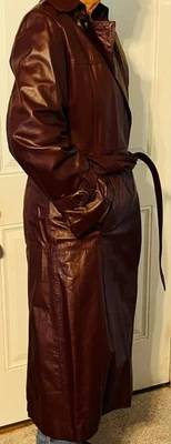 Gabardina larga de cuero rojo borgoña vintage ~ Etienne Aigner (años 70 80) talla 14 Foto 1 de 4