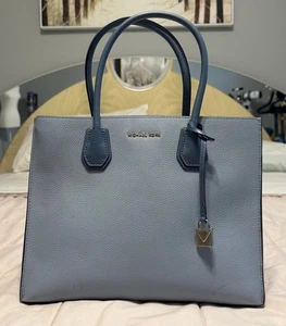 MICHAEL KORS LEATHER HANDBAG LARGE PEBBLED ACCORDION PALE BLUE TOTE - Picture 1 of 6