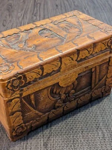 Vintage Camphor Wood Chinese Oriental Hand Carved Wood Jewelry Box 10" X 5.5" - Picture 1 of 24