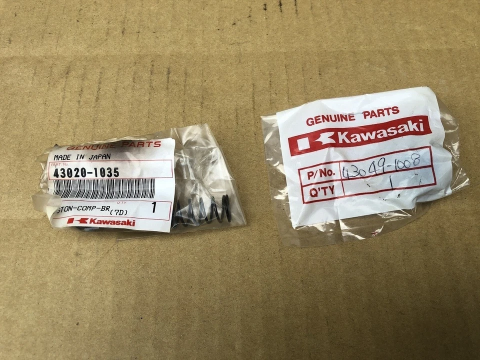 Kawasaki GPZ750F ZX750A Genuine Rear Brake Master Piston Comp New Unused Foto 1 de 2